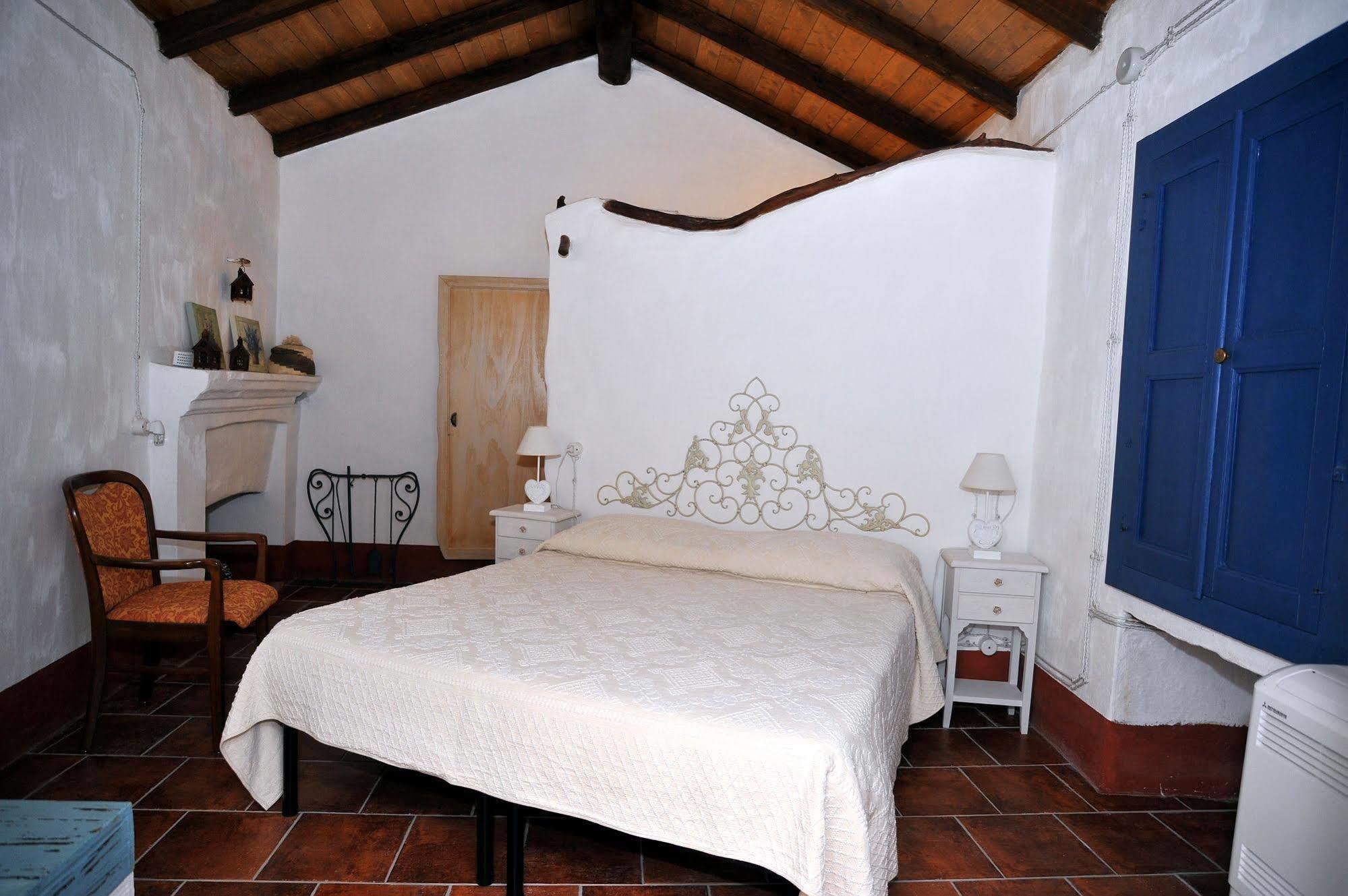 B&B Corte San Lussorio Oliena Luaran gambar