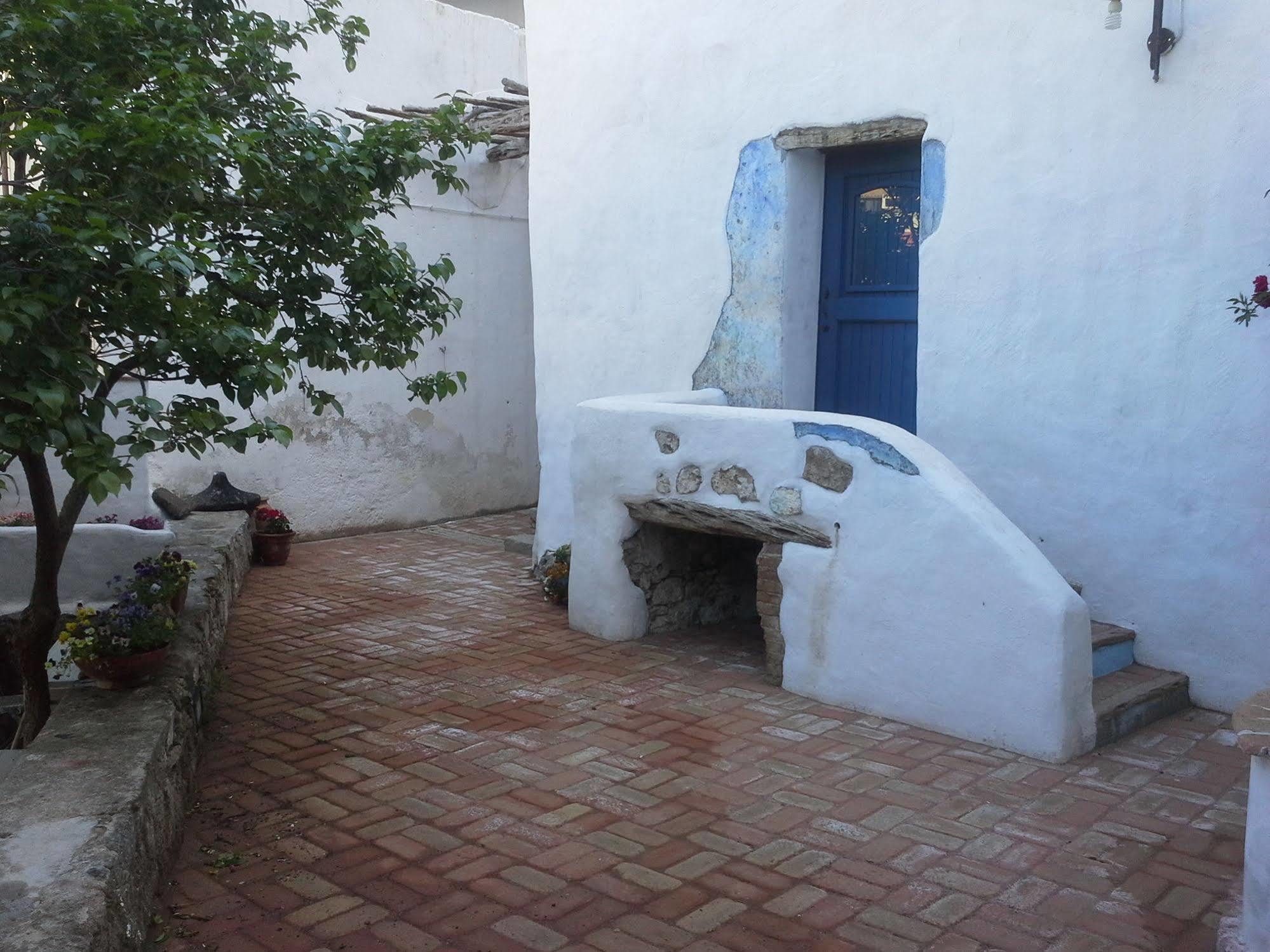 B&B Corte San Lussorio Oliena Luaran gambar