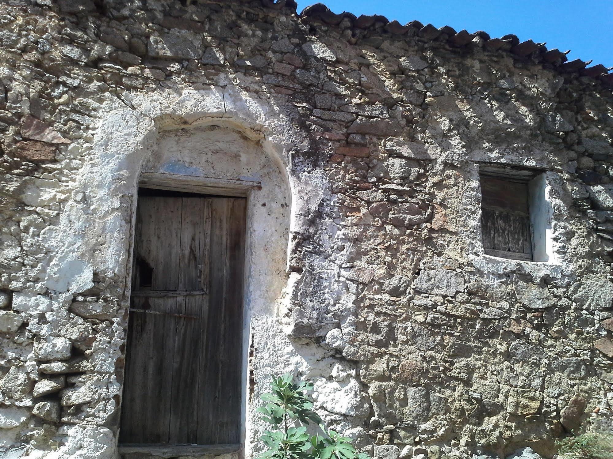 B&B Corte San Lussorio Oliena Luaran gambar